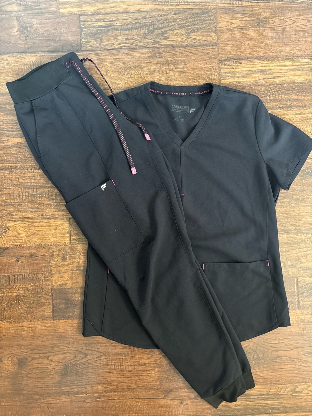 Black Fabletics V-neck scrub top and matching jogger scrub pants set Small
